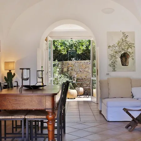 Villa Anacapri Sleeps 6 Pool Air Con Wifi *